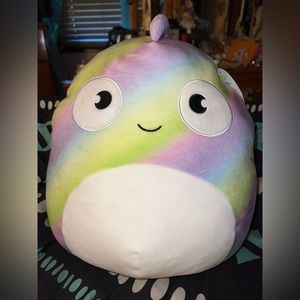 Honeydew the chameleon 14” (squishmallow)